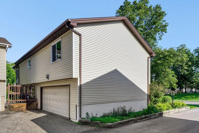 3458 Pilgrim Lane N, Plymouth, MN 55441