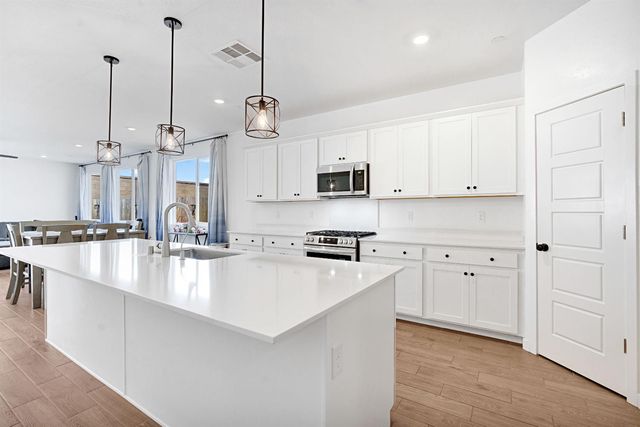 1150 Atlantica Drive S, Madera, CA 93636