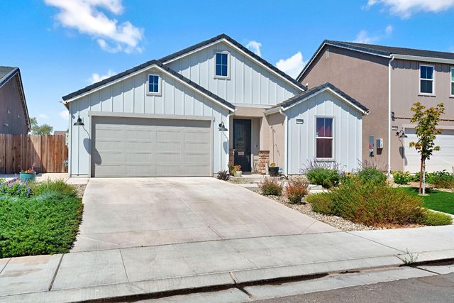 1150 Atlantica Drive S, Madera, CA 93636