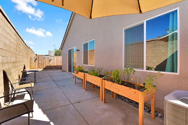 1150 Atlantica Drive S, Madera, CA 93636