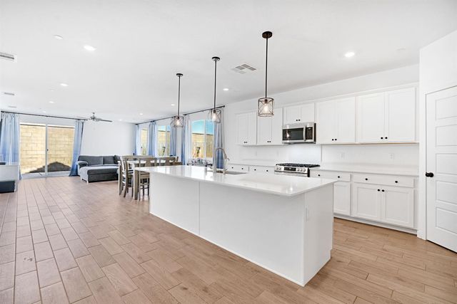 1150 Atlantica Drive S, Madera, CA 93636