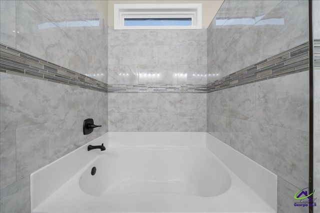 202 Eric Court, Byron, GA 31008