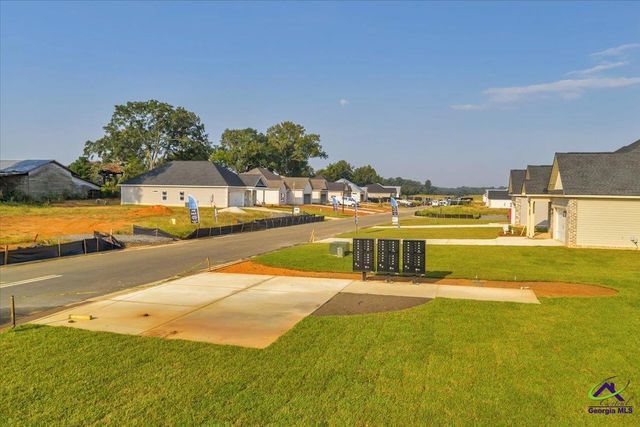 202 Eric Court, Byron, GA 31008