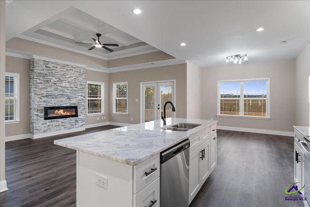 202 Eric Court, Byron, GA 31008