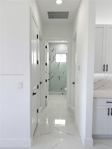 2515 NE 5TH PL, Cape Coral, FL 33909