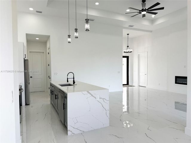 2515 NE 5TH PL, Cape Coral, FL 33909