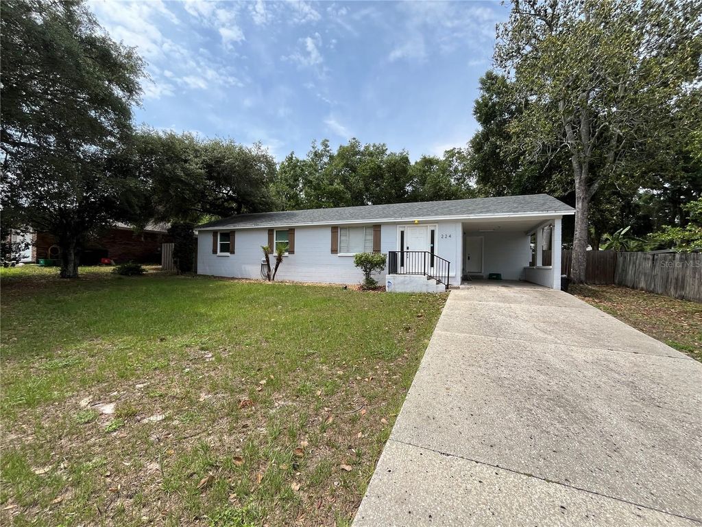 224 LAKEWOOD DRIVE, Debary, FL 32713