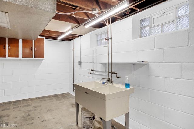 5840 Queens Highway, Parma Heights, OH 44130