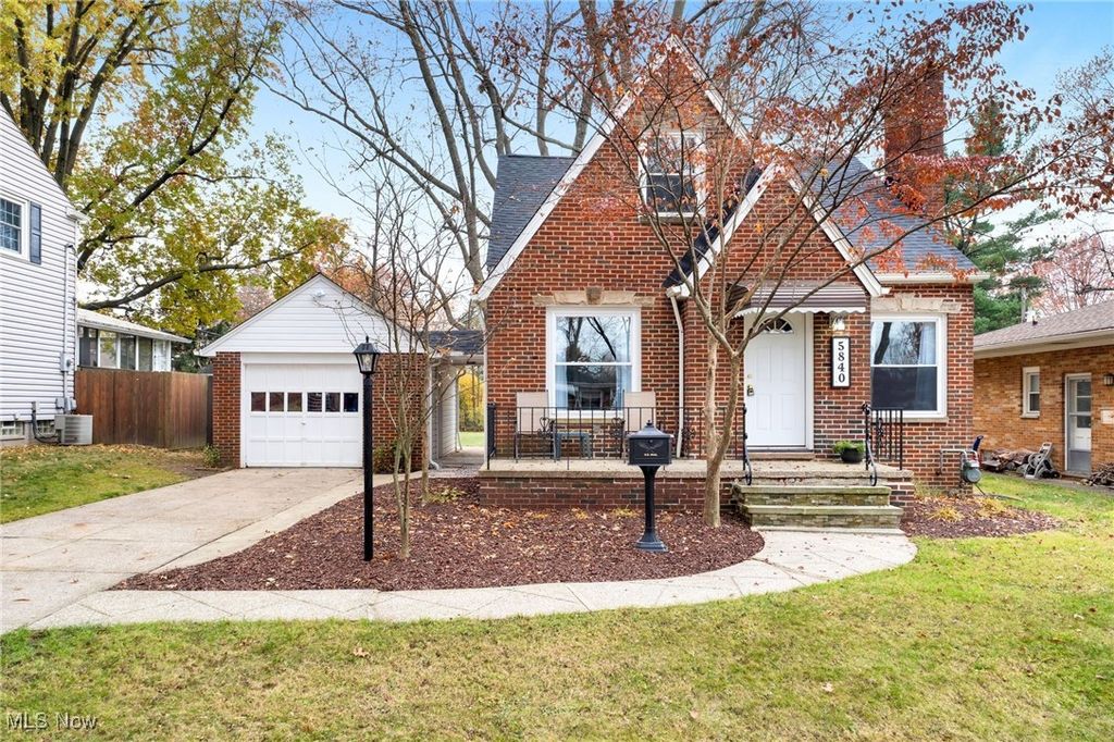 5840 Queens Highway, Parma Heights, OH 44130