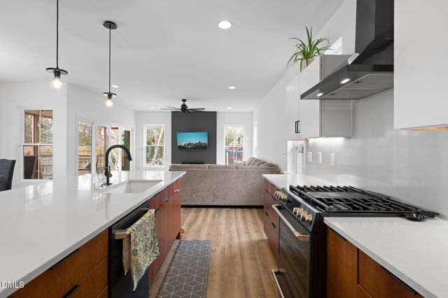 320 S Tarboro Street, Raleigh, NC 27610