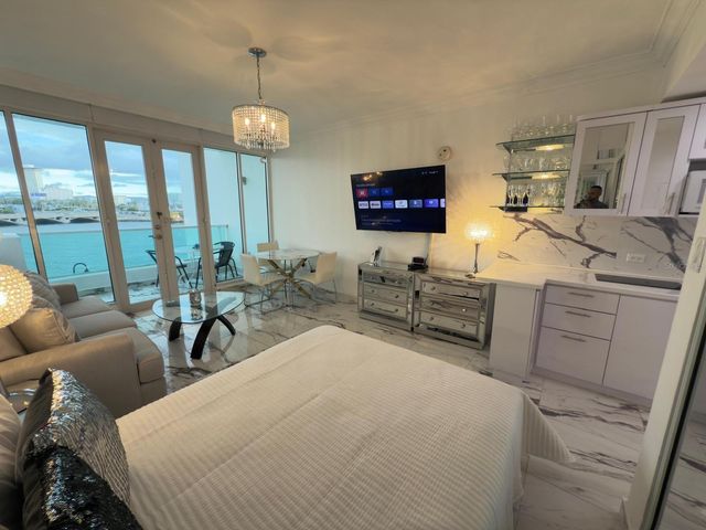 1 CONDADO LAGOON 319, San Juan, PR 00902
