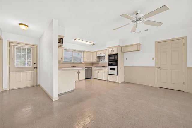 9231 Kostelnik Street, Needville, TX 77461