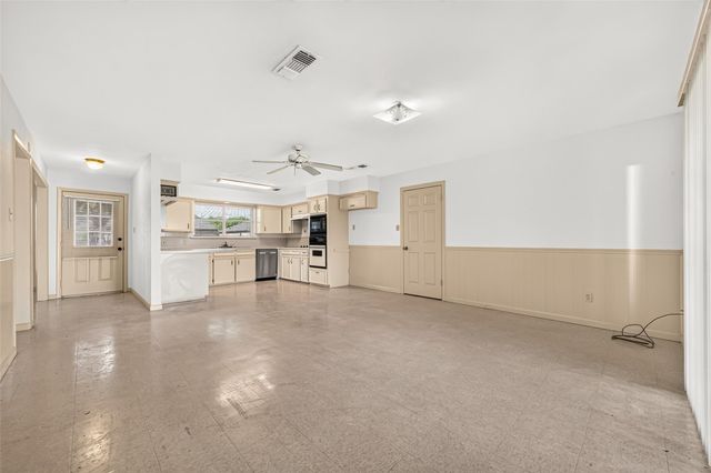 9231 Kostelnik Street, Needville, TX 77461