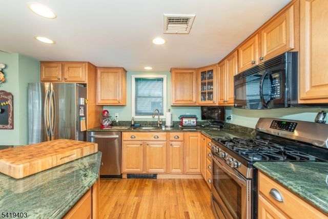 77 Eldora Rd, Parsippany-troy Hills Twp., NJ 07054