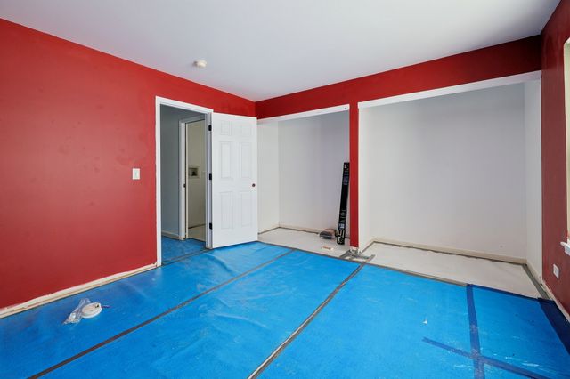 861 VILLAGE Circle 861, Marengo, IL 60152