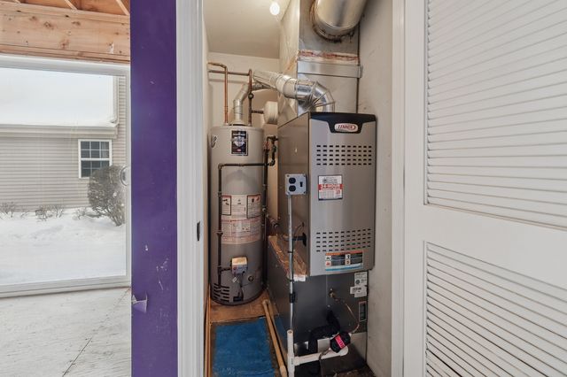 861 VILLAGE Circle 861, Marengo, IL 60152