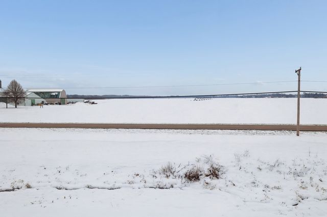 861 VILLAGE Circle 861, Marengo, IL 60152