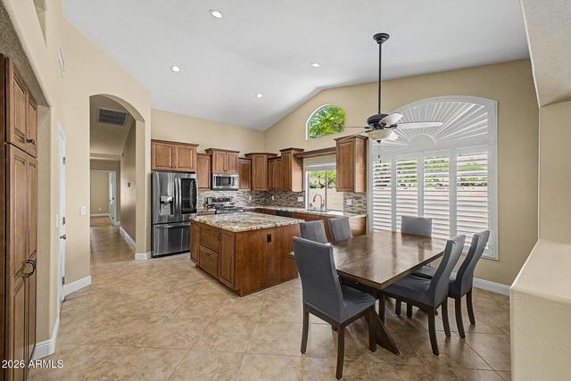221 S QUARTZ Street, Gilbert, AZ 85296