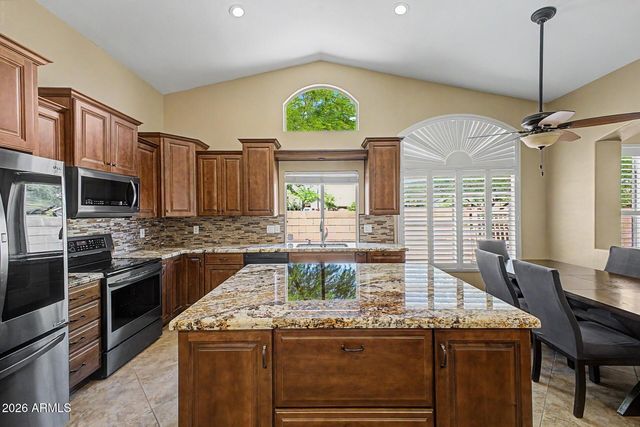 221 S QUARTZ Street, Gilbert, AZ 85296