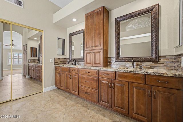 221 S QUARTZ Street, Gilbert, AZ 85296