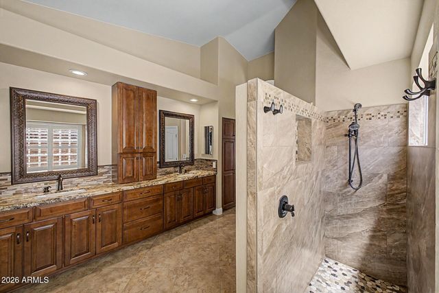 221 S QUARTZ Street, Gilbert, AZ 85296
