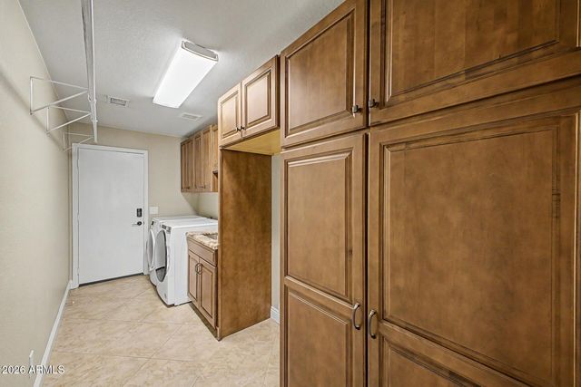 221 S QUARTZ Street, Gilbert, AZ 85296