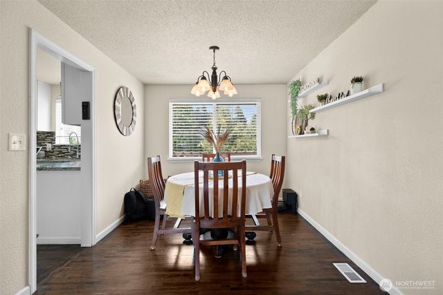 11410 94th Avenue E, Puyallup, WA 98373