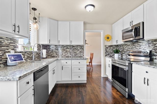 11410 94th Avenue E, Puyallup, WA 98373