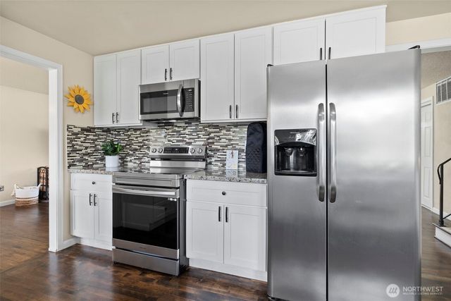 11410 94th Avenue E, Puyallup, WA 98373