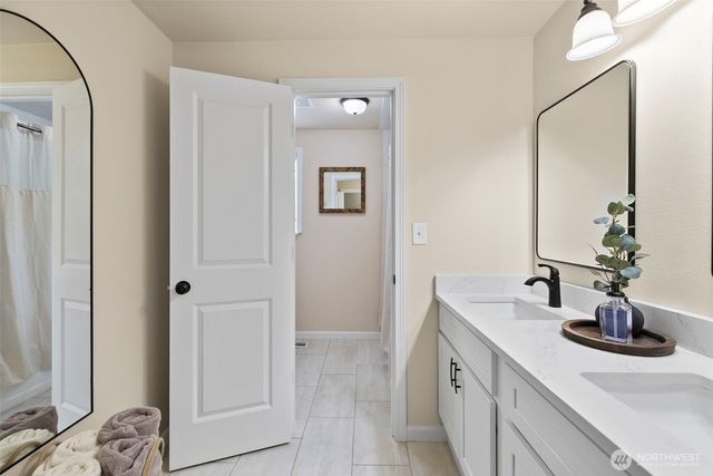 11410 94th Avenue E, Puyallup, WA 98373