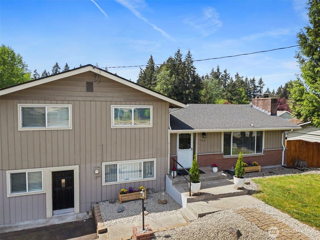 11410 94th Avenue E, Puyallup, WA 98373