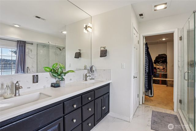 19301 SE 16th Street, Sammamish, WA 98075