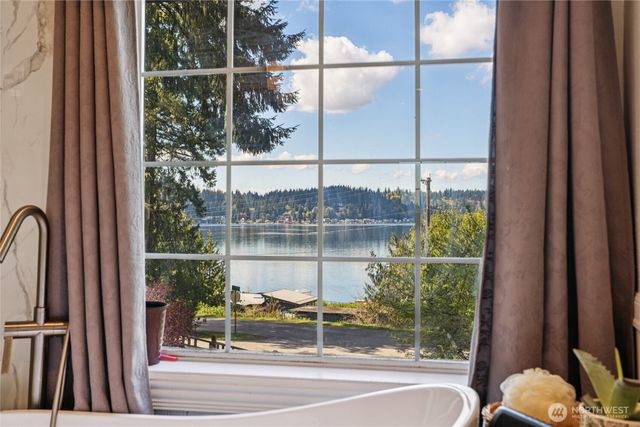 19301 SE 16th Street, Sammamish, WA 98075