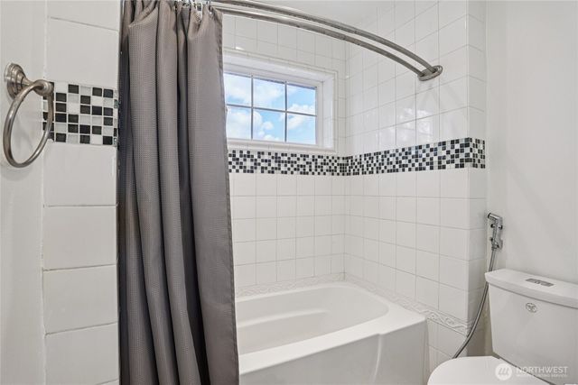 19301 SE 16th Street, Sammamish, WA 98075