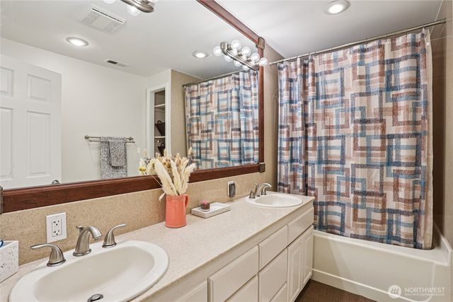 19301 SE 16th Street, Sammamish, WA 98075