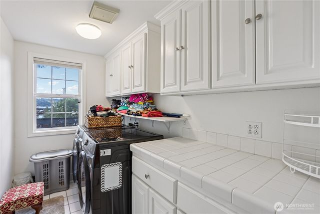 19301 SE 16th Street, Sammamish, WA 98075