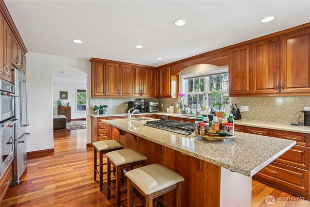19301 SE 16th Street, Sammamish, WA 98075