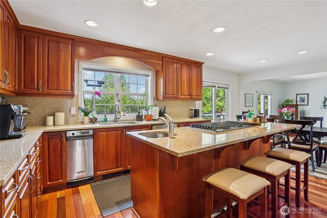 19301 SE 16th Street, Sammamish, WA 98075
