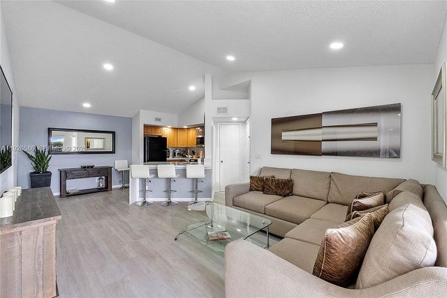 12430 Vista Isles Dr 1327, Sunrise, FL 33325