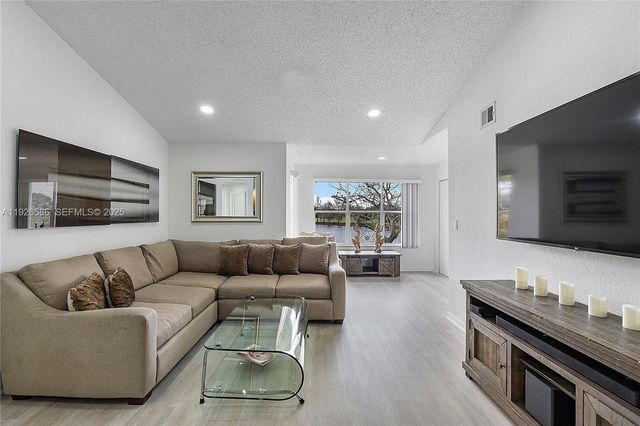 12430 Vista Isles Dr 1327, Sunrise, FL 33325