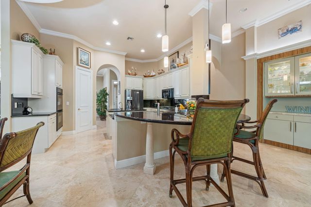 10710 Versailles Boulevard, Wellington, FL 33449