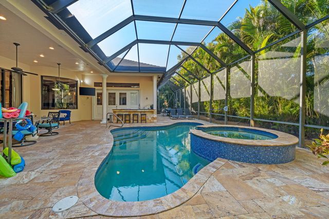 10710 Versailles Boulevard, Wellington, FL 33449