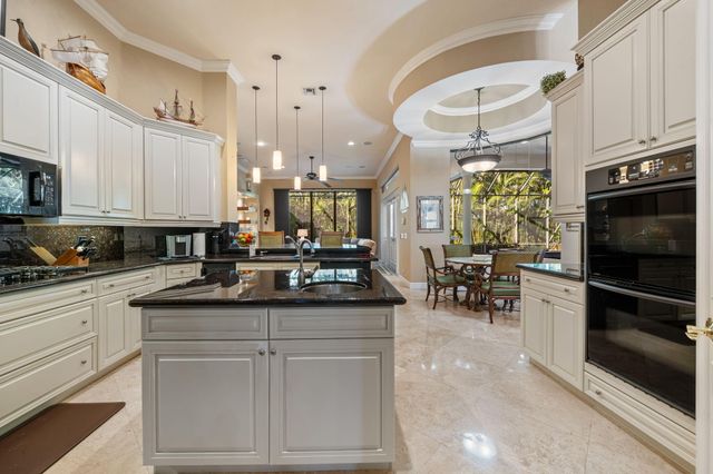 10710 Versailles Boulevard, Wellington, FL 33449