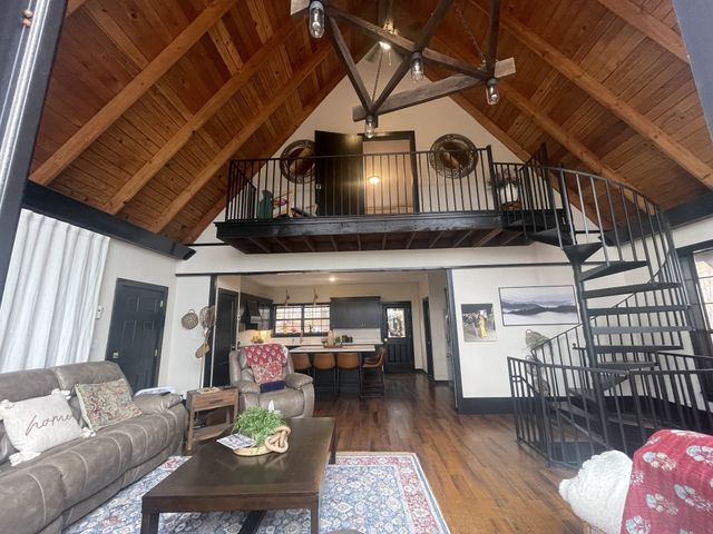 2029 Holly Creek Rd, Celina, TN 38551