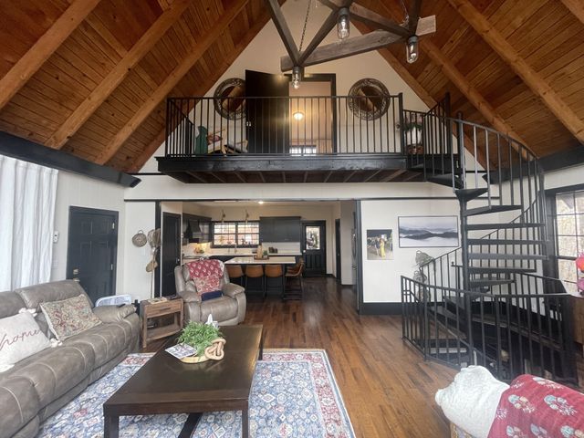 2029 Holly Creek Rd, Celina, TN 38551
