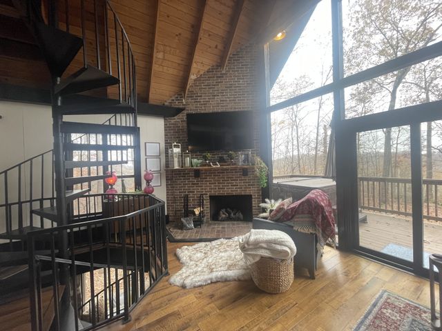 2029 Holly Creek Rd, Celina, TN 38551