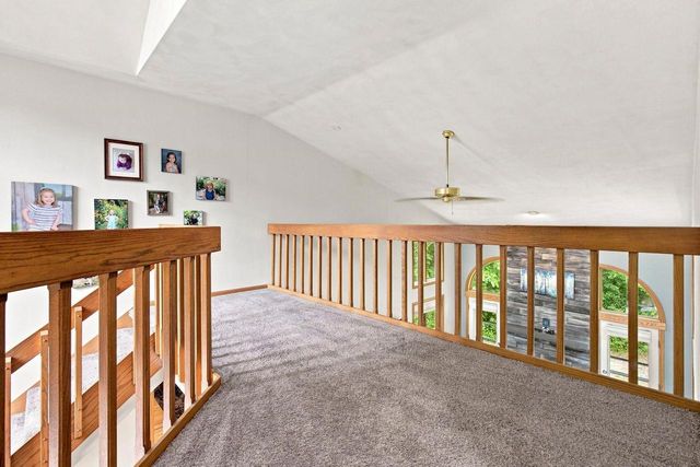 2420 BRANTWOOD DRIVE, Neenah, WI 54956