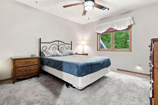 2420 BRANTWOOD DRIVE, Neenah, WI 54956