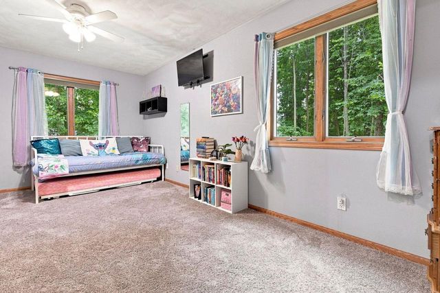 2420 BRANTWOOD DRIVE, Neenah, WI 54956