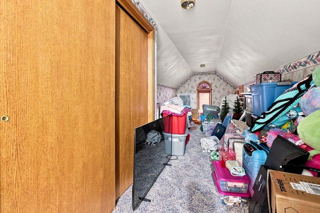 2420 BRANTWOOD DRIVE, Neenah, WI 54956